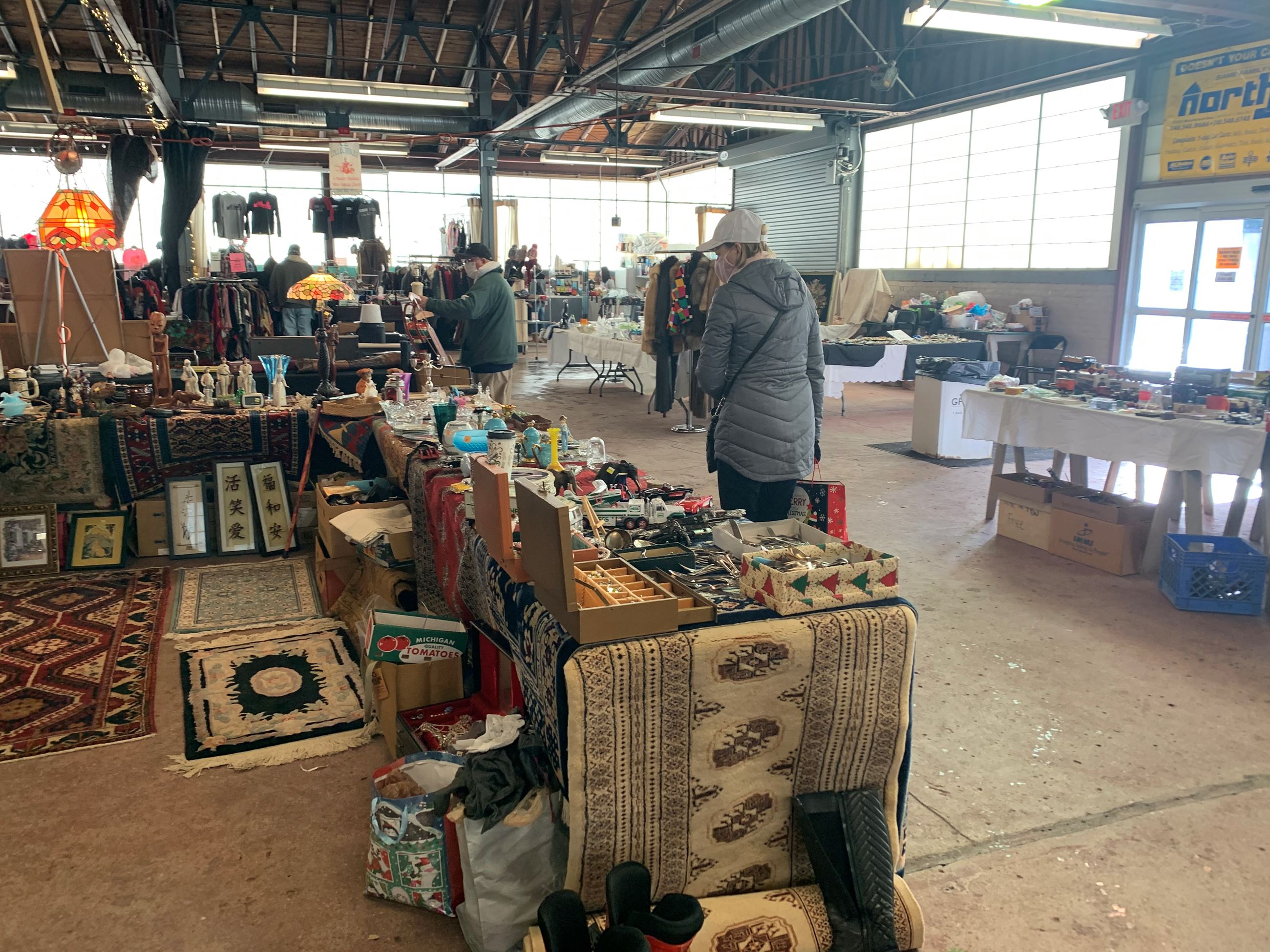 Antiques & Collectibles Market